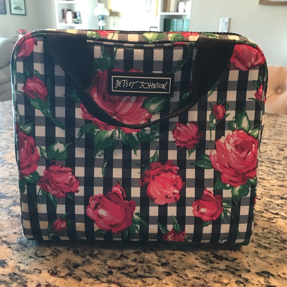 FINAL PRICE ✂️ Betsey Johnson Lunch Bag 🌹